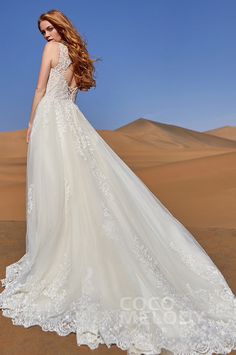 LD5813TR　レンタル　レース　Aライン　Vネック　ウェディングドレス
