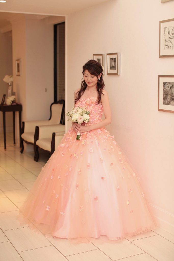 ウェディングドレス ピンクのお花ドレス | www.ishela.com.br