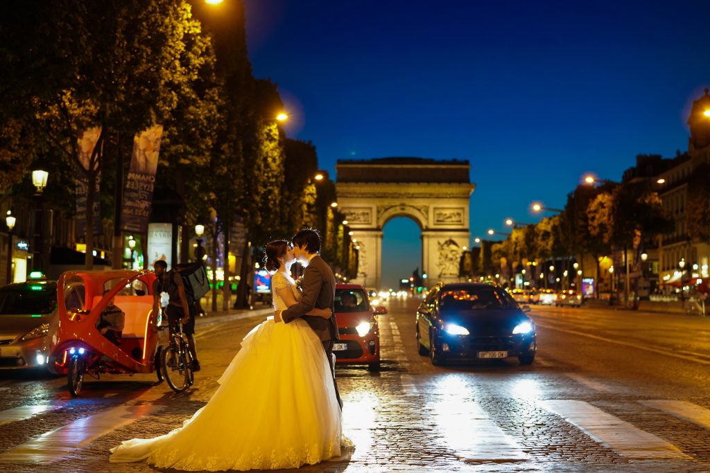 パリ後撮り　結婚式　ウェディングドレス