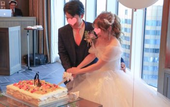 ハカタギグランヒューリ　結婚式　ケーキ入刀