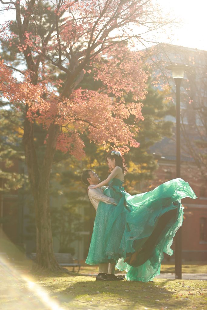 秋　紅葉　前撮り　グリーンドレス