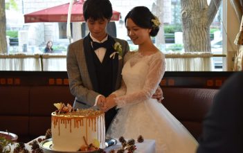 カトリック山手教会　結婚式　ケーキ入刀