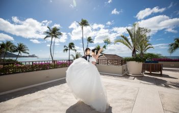 ハワイ ハウテラスウェディングアットハレクラニ　結婚式　ウェディングドレス