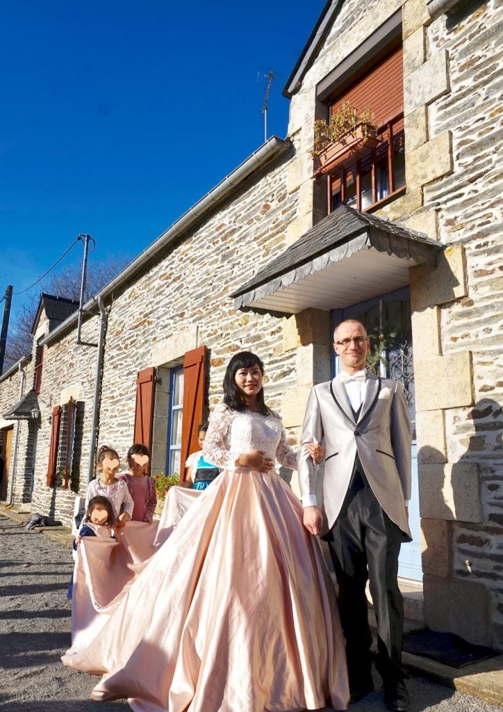 フランス　結婚式　国際結婚　ウェディングドレス