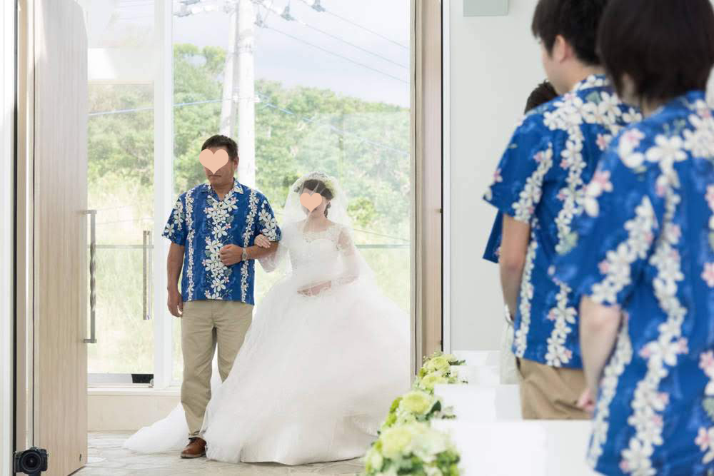 沖縄結婚式　ウェディングドレス　チャペル挙式