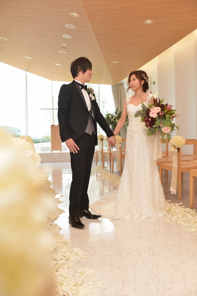 ベイサイド迎賓館松山　結婚式　バックレスウェディングドレス