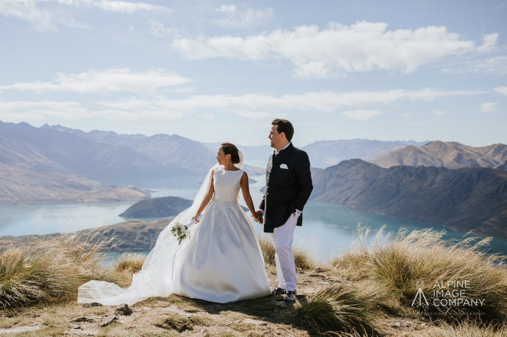 ワナカ・ニュージーランド　結婚式前撮り　国際結婚　サテンウェディングドレス