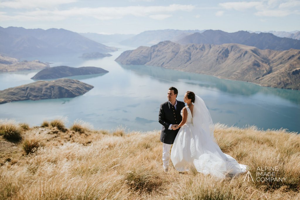 ワナカ・ニュージーランド　結婚式前撮り　国際結婚　サテンウェディングドレス
