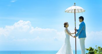 バリ島　結婚式　二人だけ　ウェディングドレス