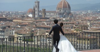 イタリア結婚式　フィレンツェ セント・ジェームズチャーチ　ウェディングドレス