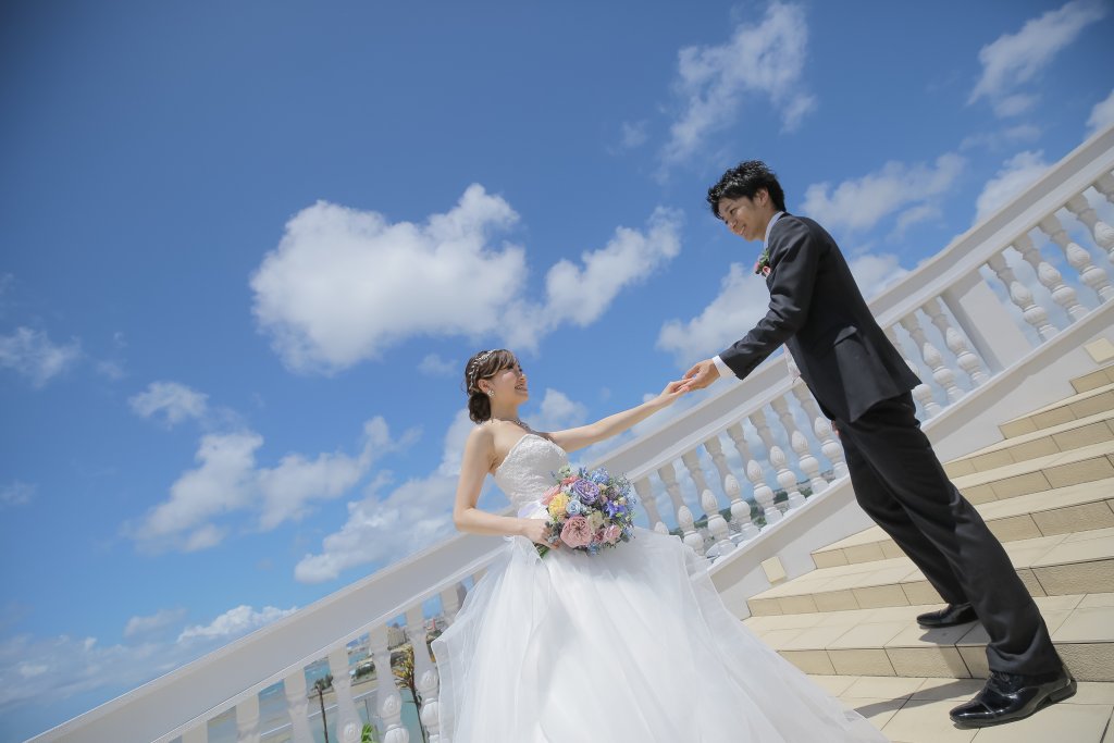 結婚式前撮り　沖縄ウェディング　ウェディングドレス