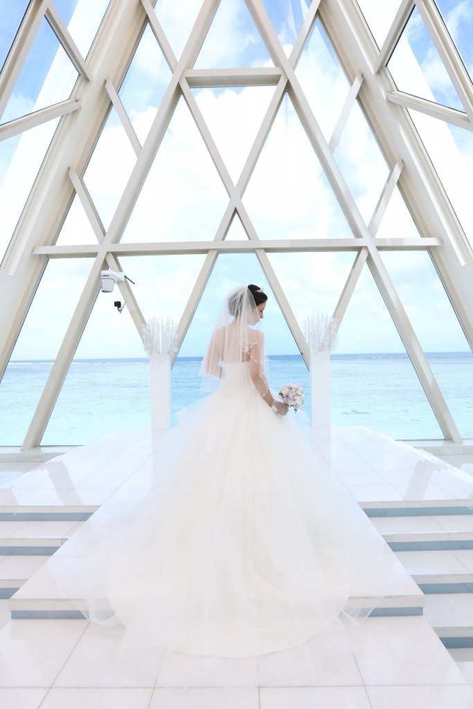 グアム　結婚式　撮影　ウェディングドレス