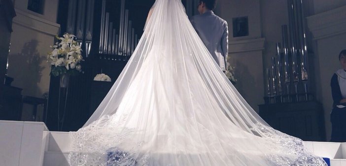 アニヴェルセル江坂　結婚式　ウェディングドレス