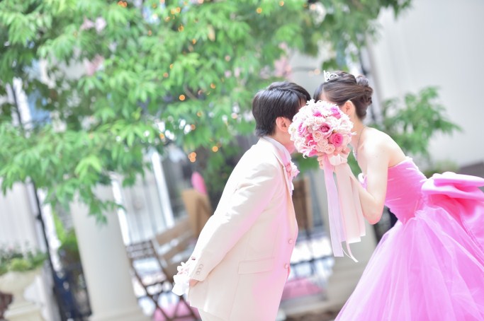 夏婚にふさわしいフクシアピンクドレス：KAMIMURA様の体験談 